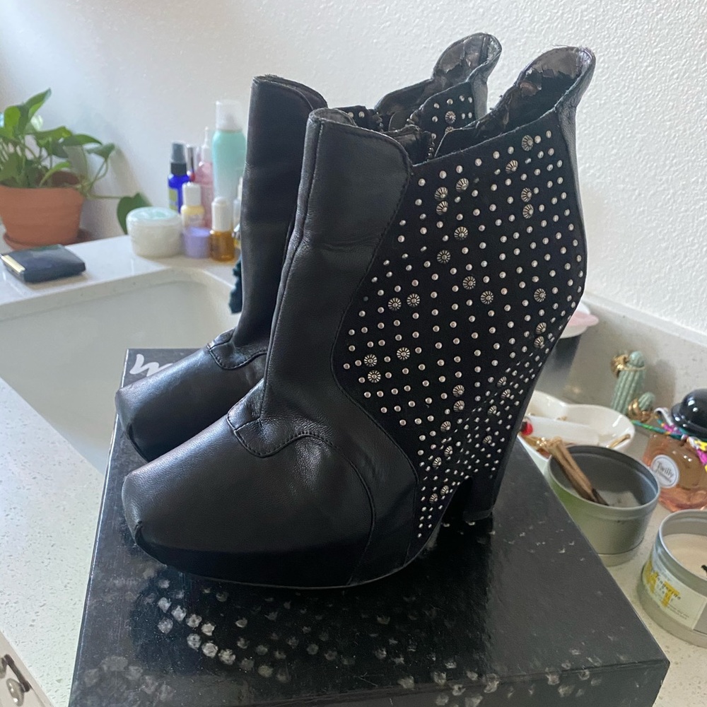 Same Edelman Zoyla Boot